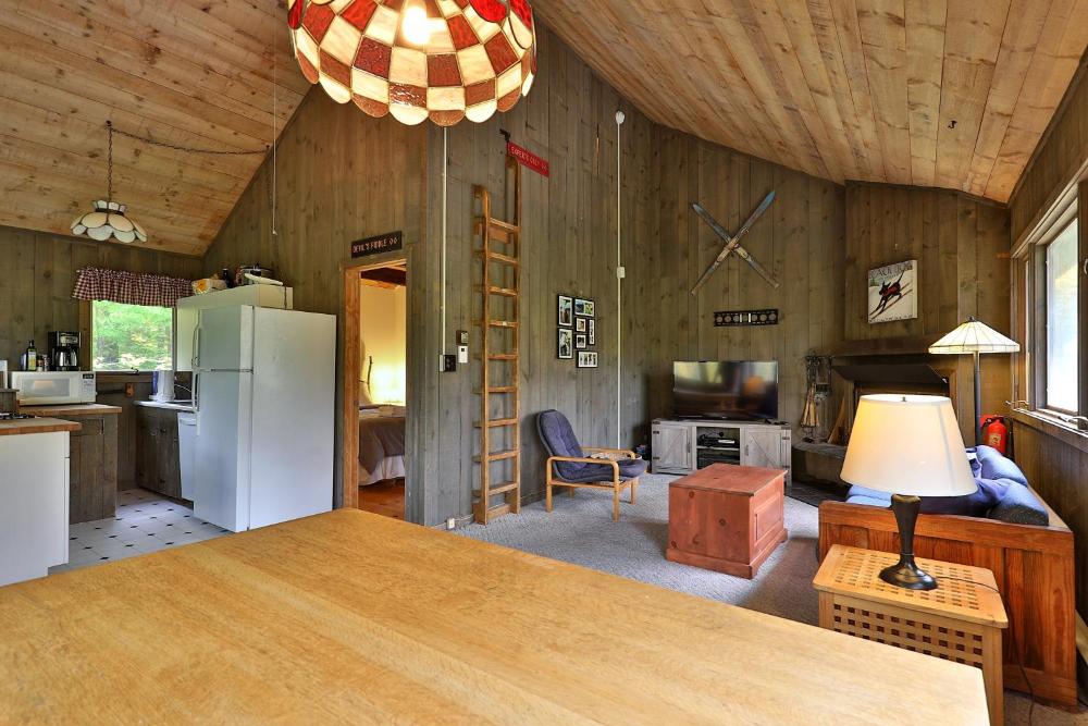 Left Duplex Home Directly Across From Pico Mountain, Close to Killington, home